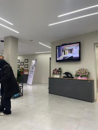 عکس فیزیوتراپی دکتر اطهاری