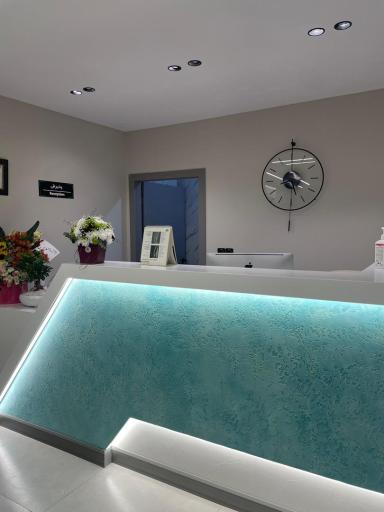 عکس فیزیوتراپی دکتر اطهاری