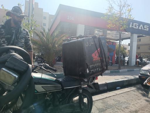 عکس تعمیر موتورسیکلت سیار