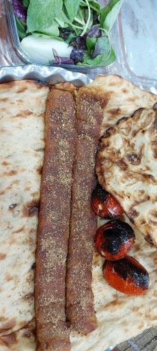 عکس کبابی حاج اسدالله