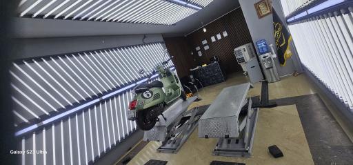 عکس مرکز کارشناسی و تشخیص رنگ خودرو صمد عبادی