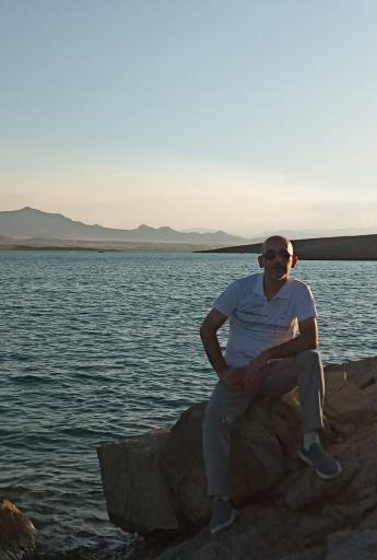 عکس ساحل دریاچه سد زاینده رود 