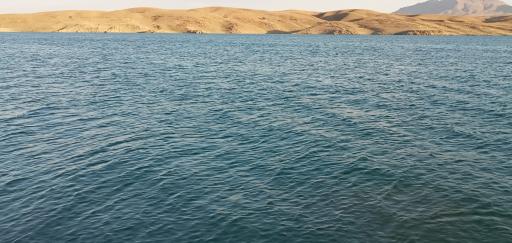 عکس ساحل دریاچه سد زاینده رود 