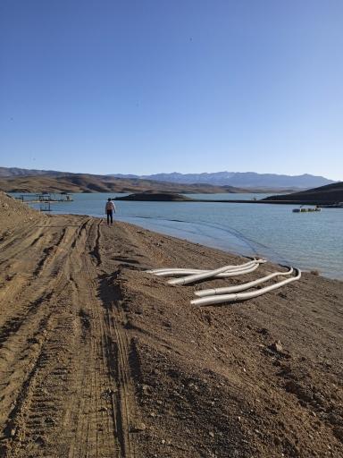 عکس ساحل دریاچه سد زاینده رود 
