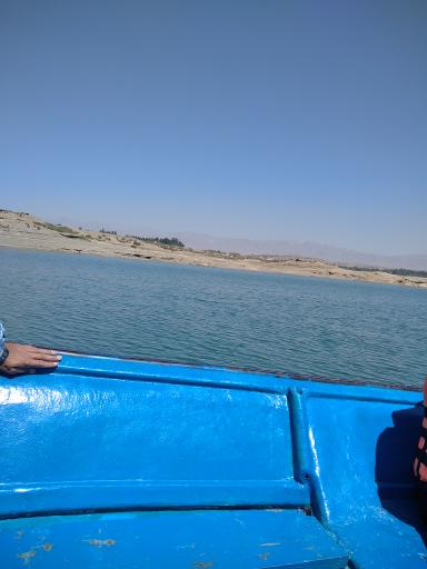 عکس ساحل دریاچه سد زاینده رود 