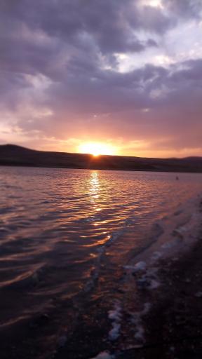 عکس ساحل دریاچه سد زاینده رود 