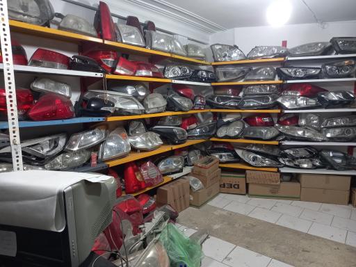 عکس چراغ و آینه خودرو نوین