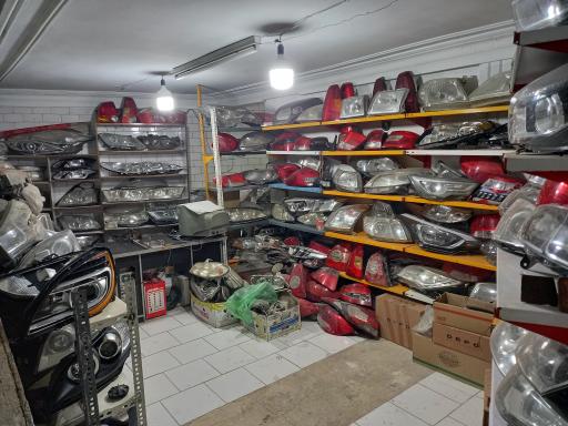 عکس چراغ و آینه خودرو نوین