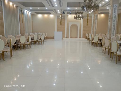 عکس تالار و باغسرای مهدیس