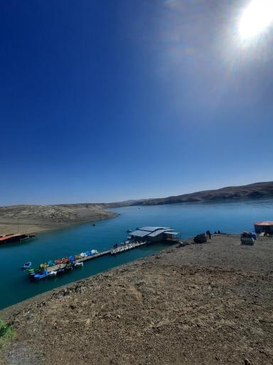 عکس ساحل دریاچه سد زاینده رود 