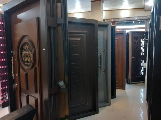 عکس چوبین در