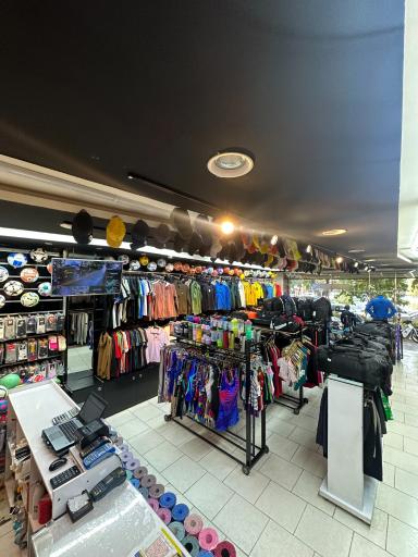 عکس فروشگاه ورزشی رویال