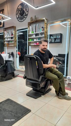 عکس سالن یونیک (برش موی مهدی سابق)