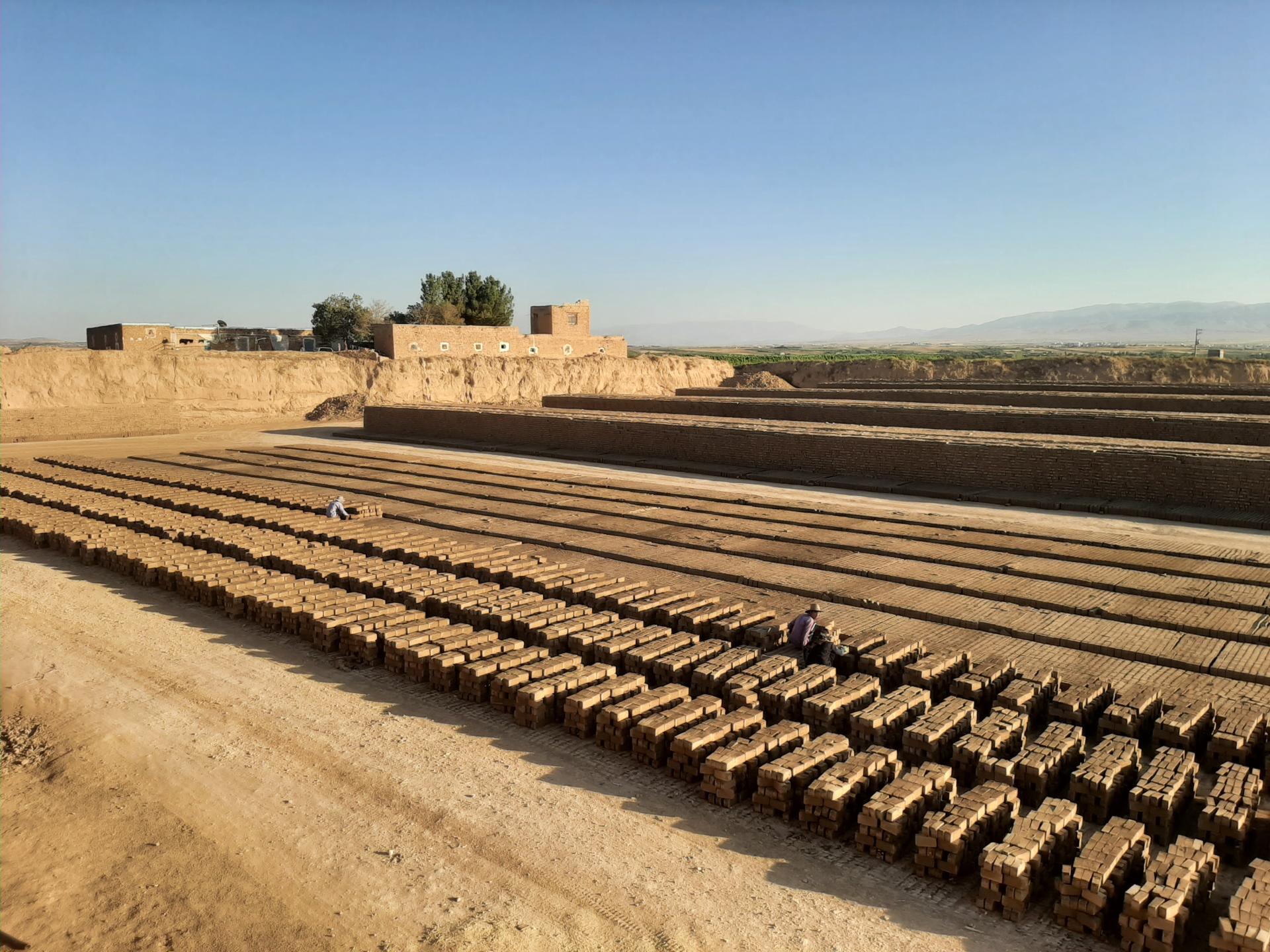 عکس کارخانه آجر کاشانی