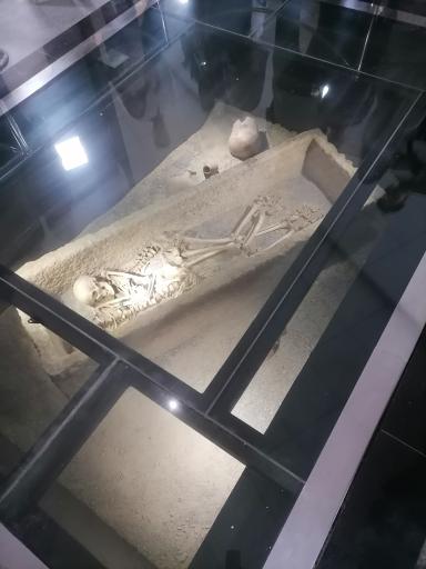 عکس موزه باستان شناسی همدان