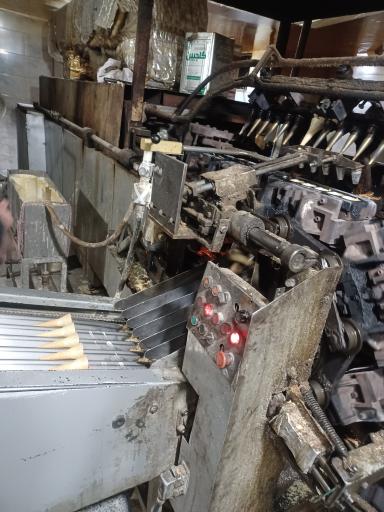 عکس کارگاه تولید انواع نان بستنی وطن