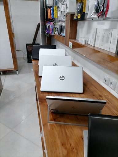 عکس فروشگاه کامپیوتر آی تی تک