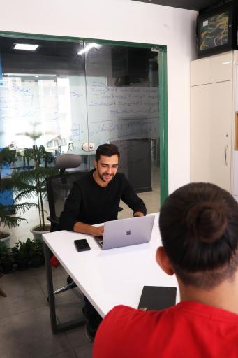 عکس  آژانس دیجیتال مارکتینگ لاله زار وب