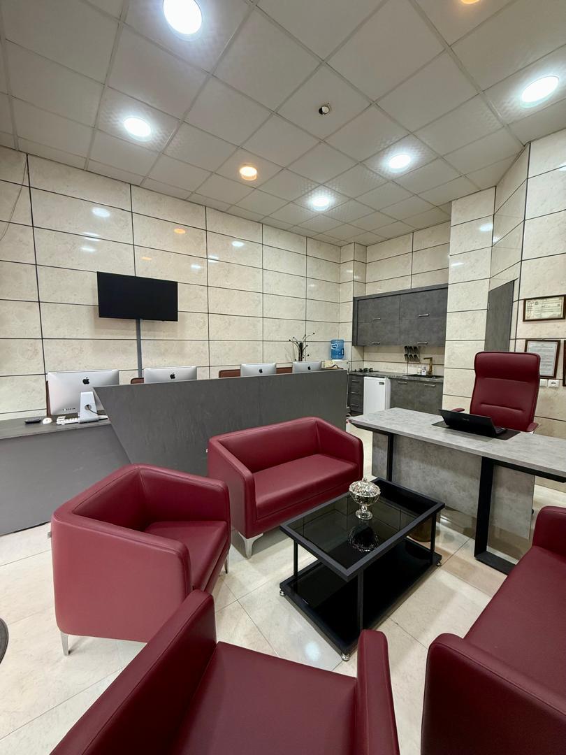 عکس دیپارتمان املاک عمارت سبز