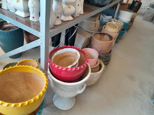 عکس فروشگاه سفال و صنایع دستی  چشم انداز