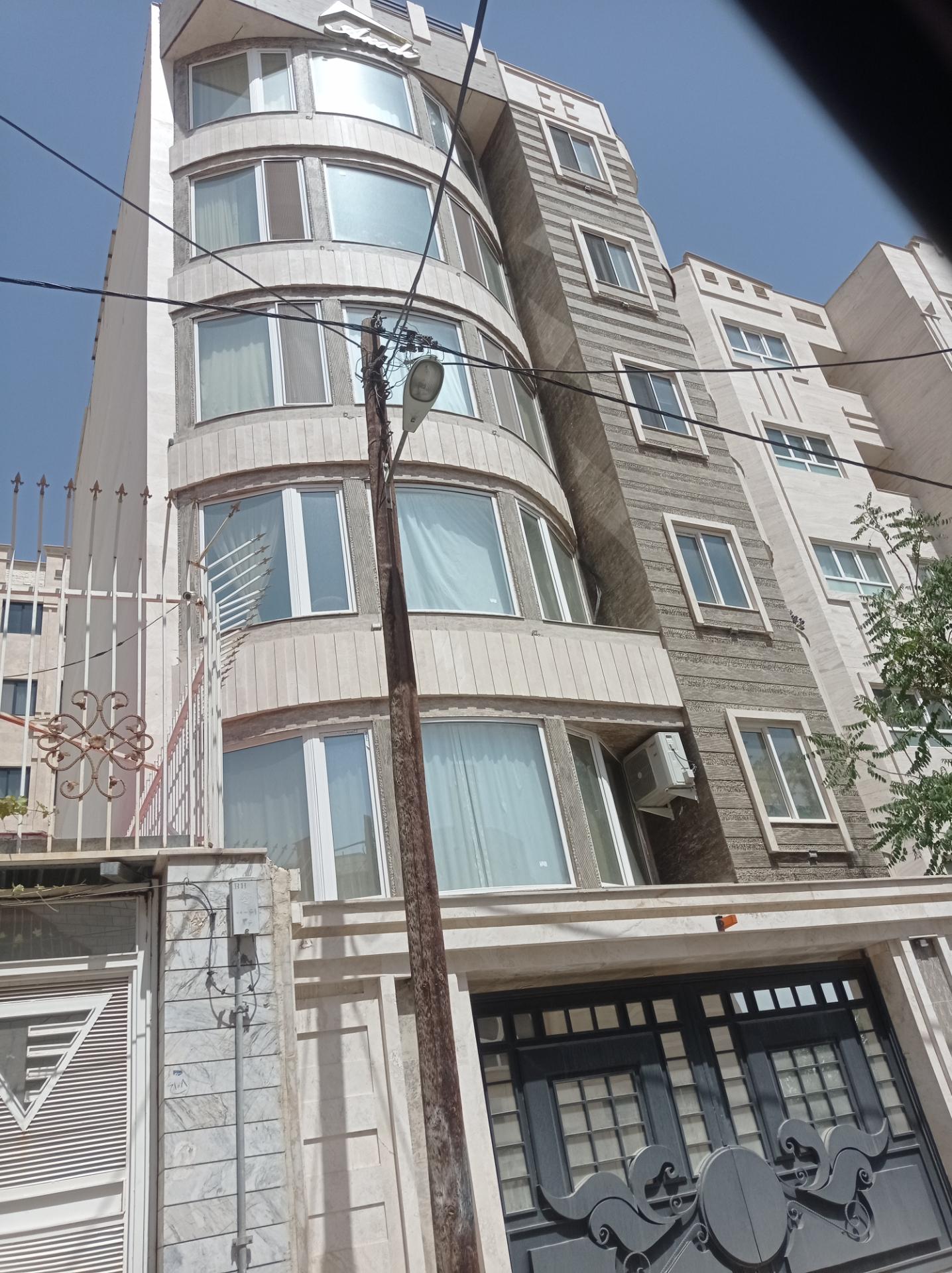 عکس ساختمان آزادی 