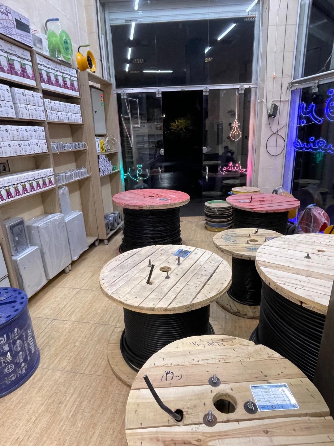 عکس برق صنعت هاشمی