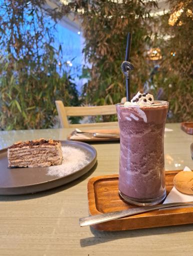 عکس کافه مونالیزا