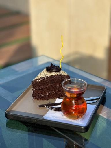 عکس کافی شاپ و صبحانه برجیس