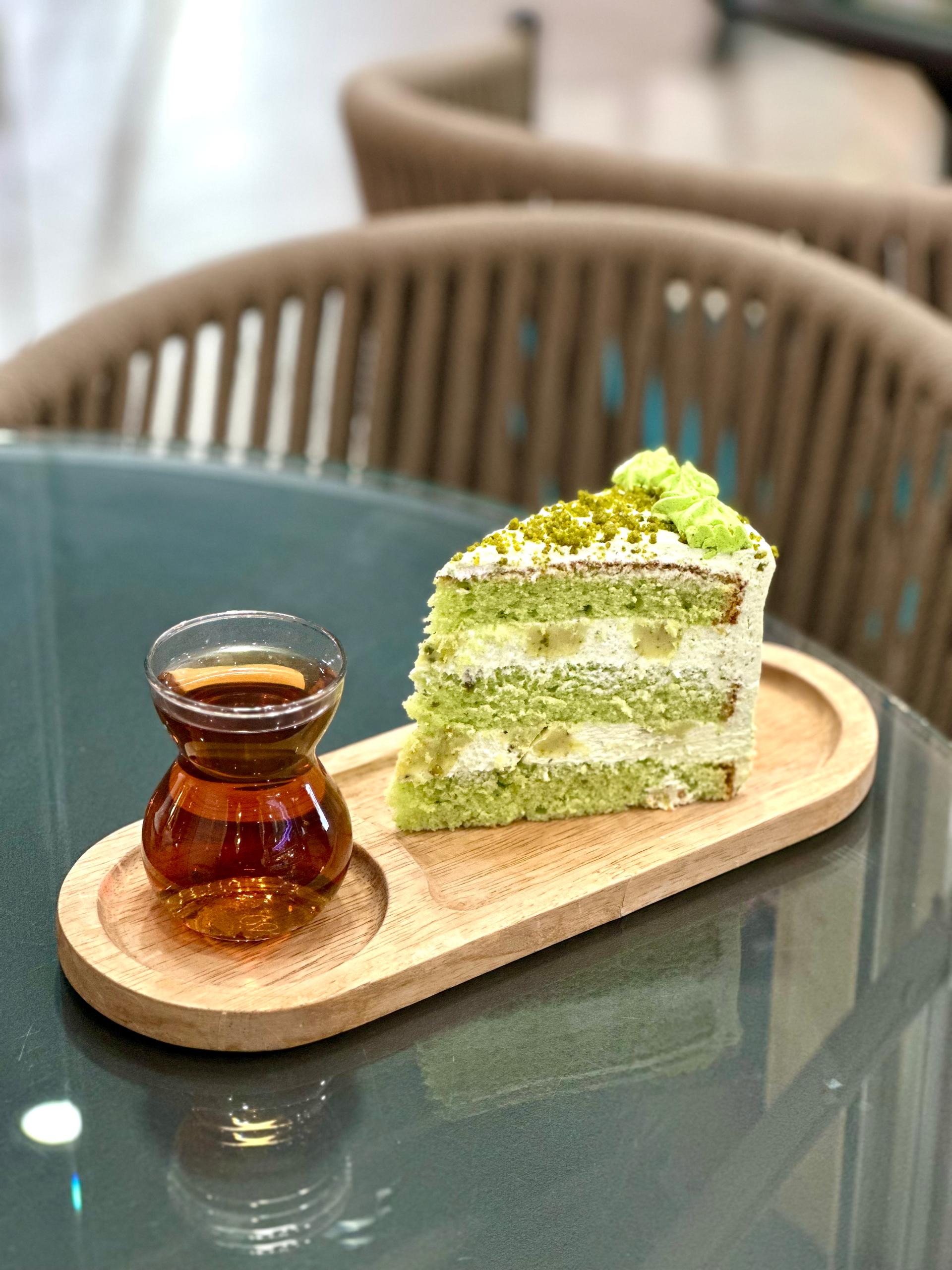 عکس کافی شاپ و صبحانه برجیس