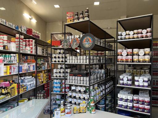 عکس فروشگاه شهر چسب و رنگ