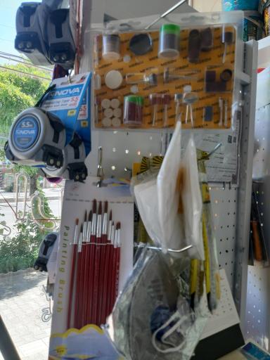 عکس فروشگاه شهر چسب و رنگ
