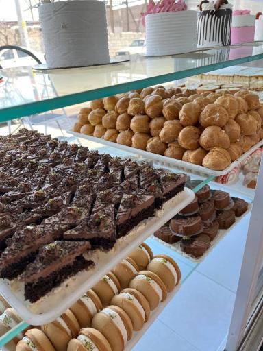 عکس شیرینی سرای ماه گل