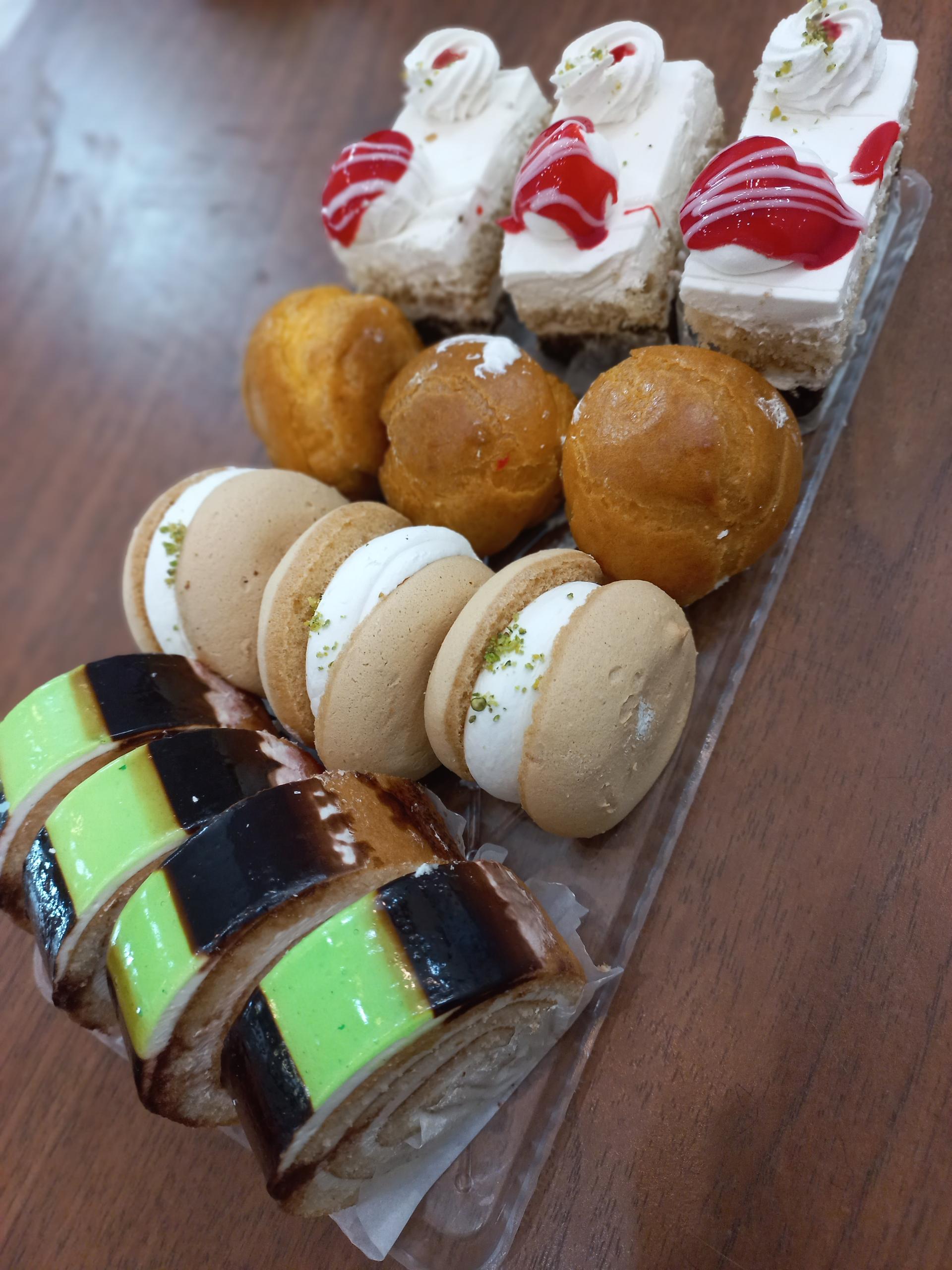 عکس شیرینی سرای ماه گل