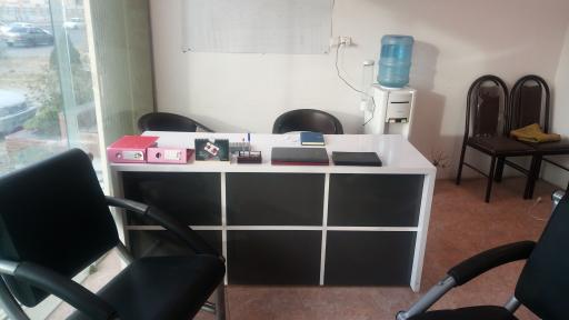 عکس مشاور املاک خانم