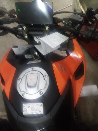 عکس ایمن گستر