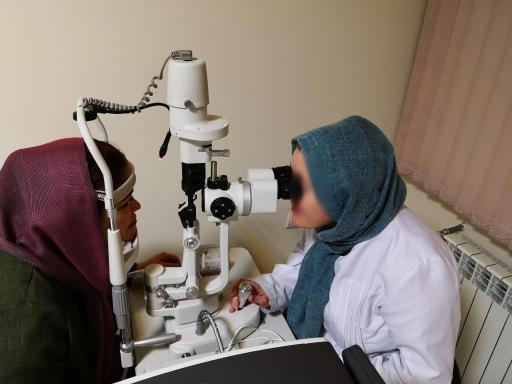 عکس بینایی سنجی و عینک صیاد اپتیک