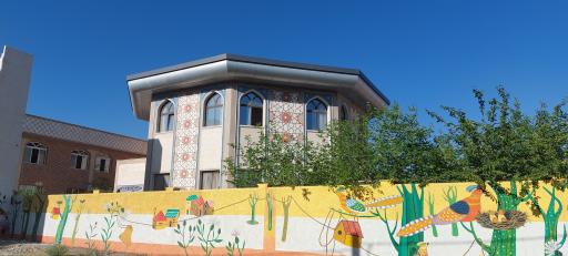 عکس دبیرستان دخترانه حاج محمد ایزدی