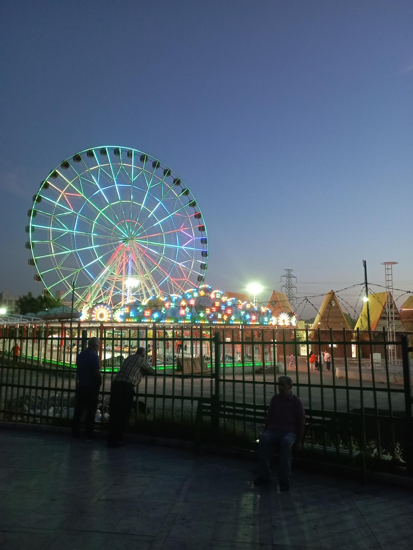 عکس شهربازی بسیج