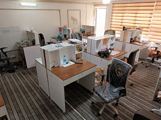 عکس سالن مطالعه کافه کتاب