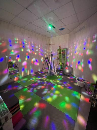 عکس کاردرمانی روشنا