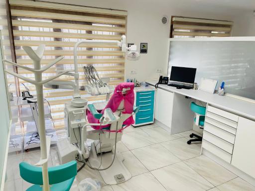 کلینیک تخصصی دندانپزشکی رویش