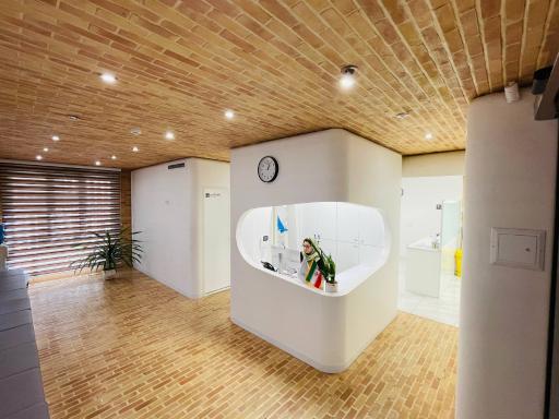 عکس کلینیک تخصصی دندانپزشکی رویش