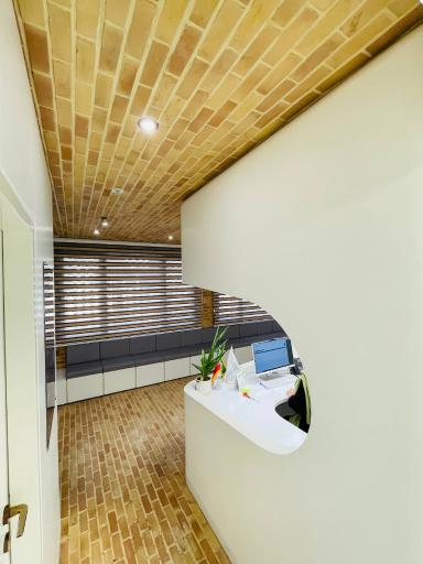 عکس کلینیک تخصصی دندانپزشکی رویش