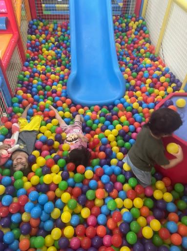 عکس خانه بازی بادبادک