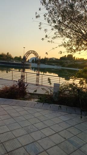 عکس دریاچه هنر
