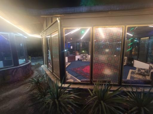 عکس باغ رستوران آب و تاب