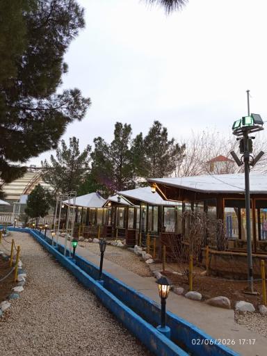 عکس باغ رستوران آب و تاب