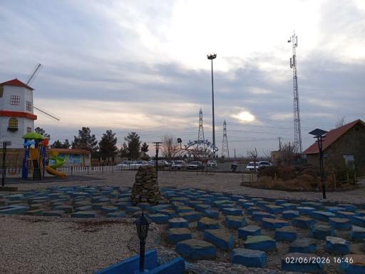 عکس باغ رستوران آب و تاب