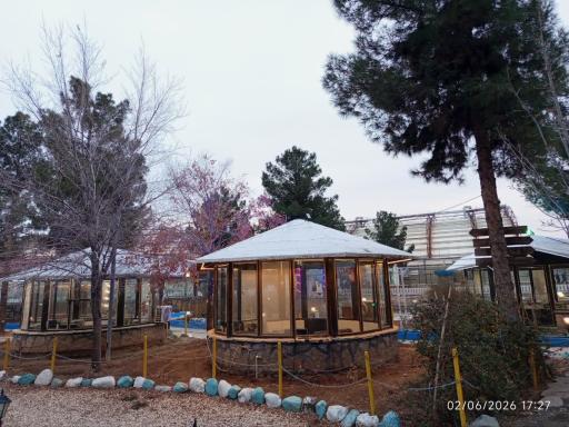 عکس باغ رستوران آب و تاب