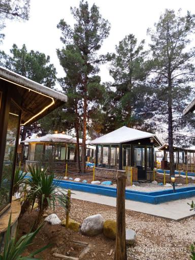 عکس باغ رستوران آب و تاب